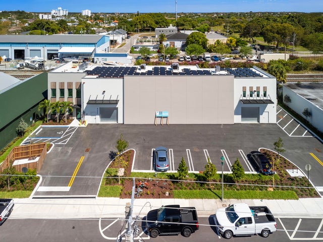 3 of 22 - 4250 Georgia Av, West Palm Beach, FL
