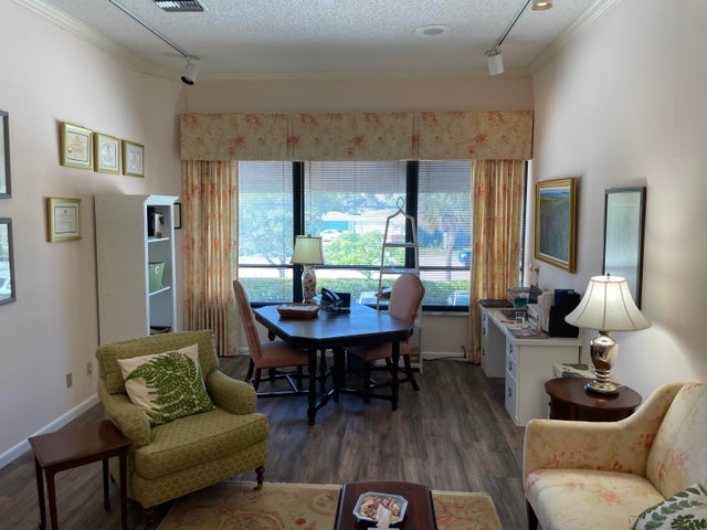 2 of 7 - 900 Se Ocean Blvd, Stuart, FL