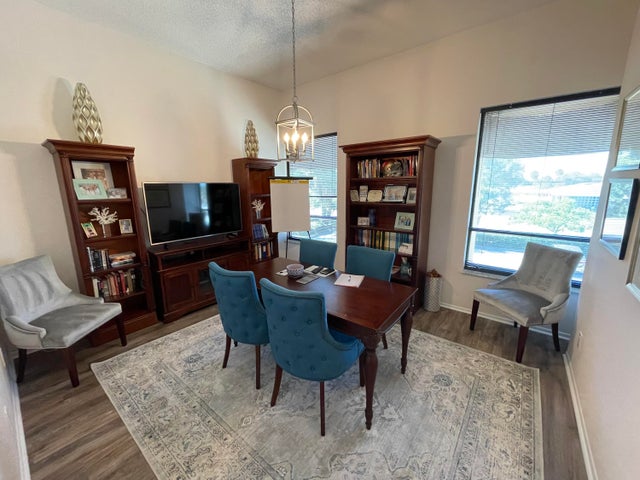 5 of 7 - 900 Se Ocean Blvd, Stuart, FL