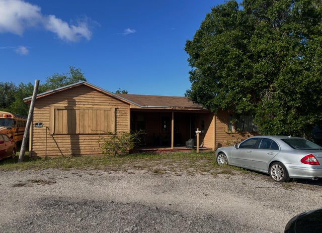 1 of 6 - 906 Angle Road, Fort Pierce, FL