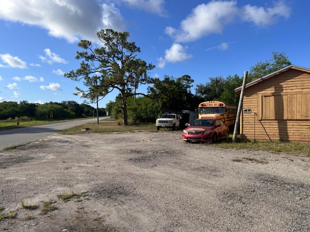 3 of 6 - 906 Angle Road, Fort Pierce, FL