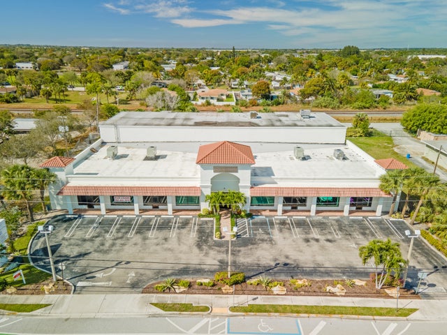 1 of 3 - 2000 N Federal Highway, Delray Beach, FL