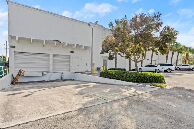 2 of 3 - 2000 N Federal Highway, Delray Beach, FL