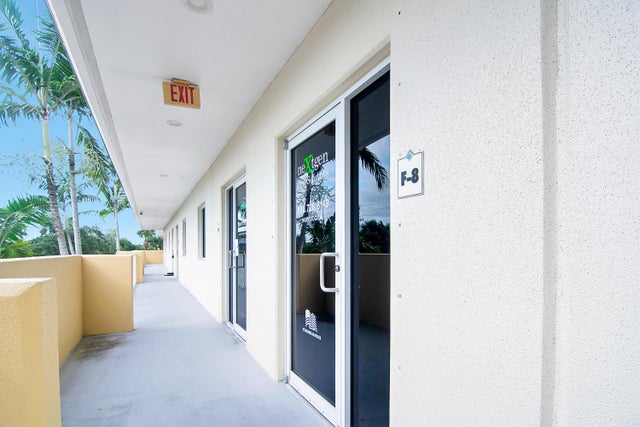 5 of 32 - 2771 Vista Parkway #8, West Palm Beach, FL