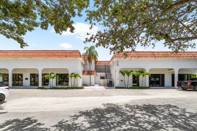 1 of 54 - 112 N Us Highway 1, Tequesta, FL