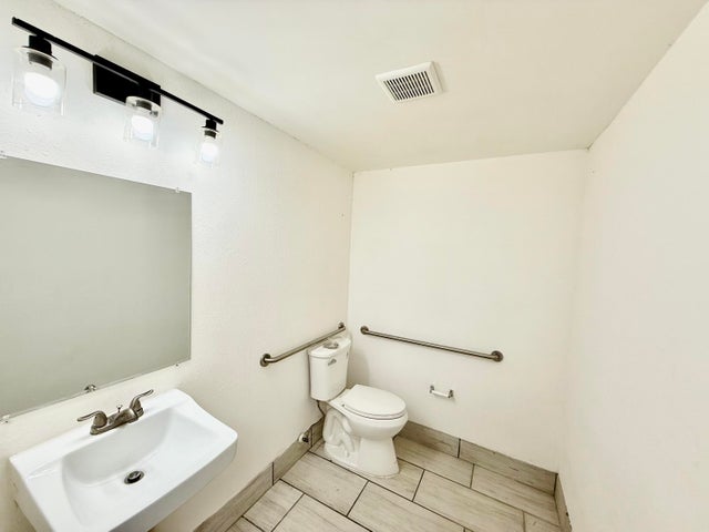 4 of 4 - 315 President Barack Obama Highway #102, Riviera Beach, FL