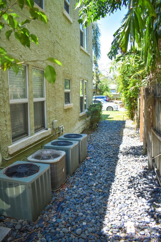 5 of 8 - 532 26th Street, West Palm Beach, FL