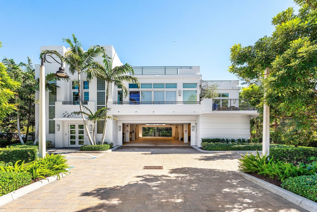 226 Palm Ct, Delray Beach
