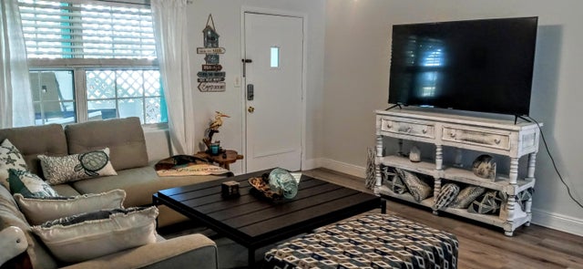 4 of 28 - 1933 Ne Lake Place, Jensen Beach, FL