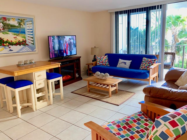 4 of 37 - 145 Ocean Av #303, Palm Beach Shores, FL