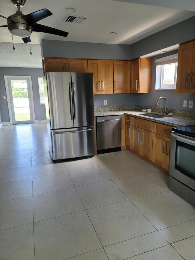 3 of 20 - 451 Se 1st Av #s, Pompano Beach, FL
