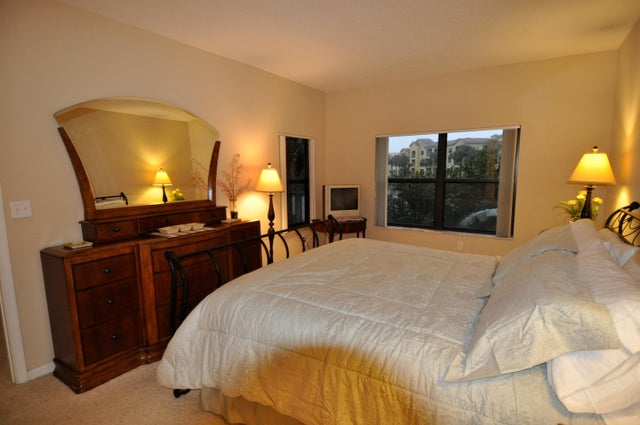 4 of 22 - 200 Uno Lago Dr #201, Juno Beach, FL