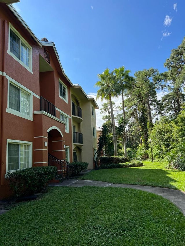 2 of 29 - 4171 N Haverhill Road W #1011, West Palm Beach, FL