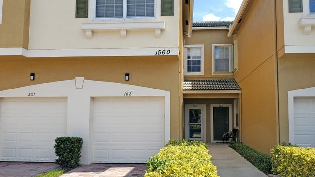 1 of 16 - 1560 Se Wilshire Place #102, Stuart, FL