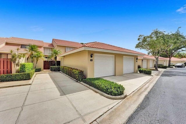 2 of 38 - 131 Old Meadow Wy, Palm Beach Gardens, FL