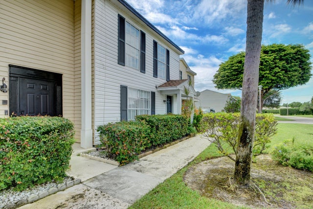 3 of 39 - 11862 Brier Patch Ct, Wellington, FL