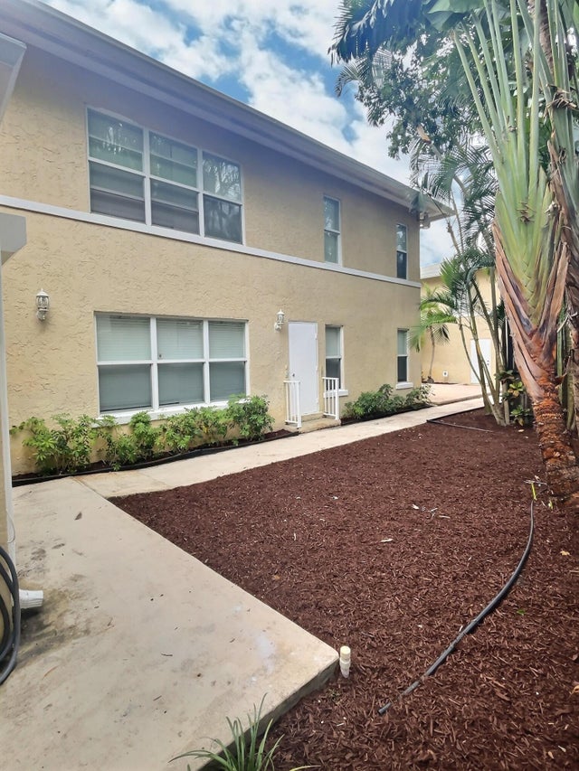 3 of 20 - 511 29th St, West Palm Beach, FL