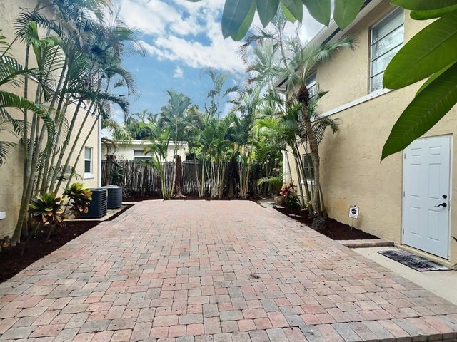 5 of 20 - 511 29th St, West Palm Beach, FL
