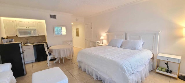 5 of 19 - 11863 Wimbledon Circle #403, Wellington, FL