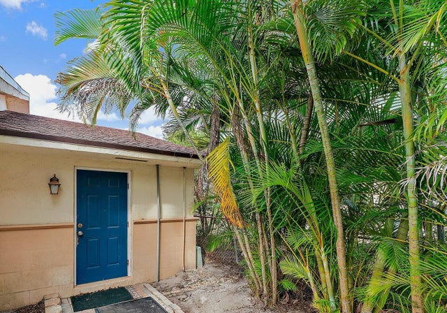 3 of 22 - 8455 Se Church St #13, Hobe Sound, FL
