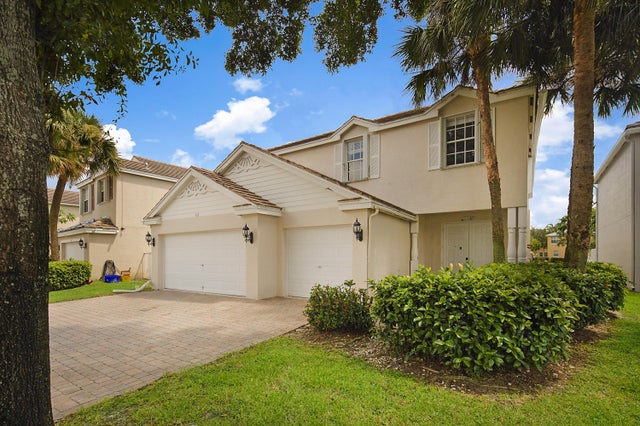 1 of 41 - 122 Kensington Wy, Royal Palm Beach, FL