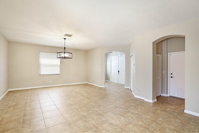 4 of 41 - 122 Kensington Wy, Royal Palm Beach, FL