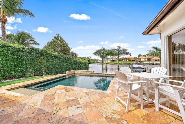 5 of 33 - 2117 N Suzanne Circle, North Palm Beach, FL