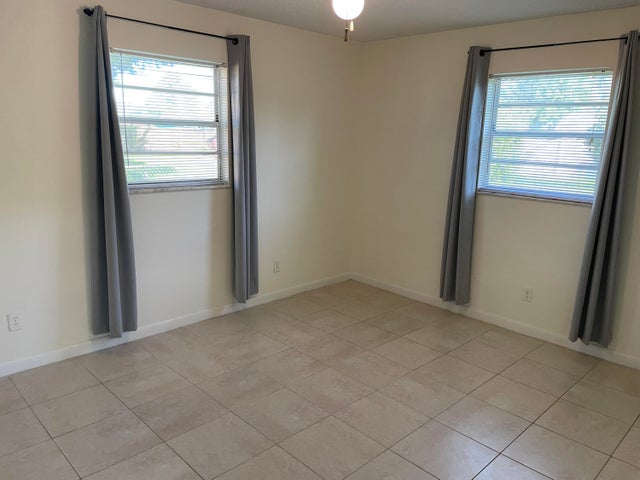 5 of 28 - 537 Se Damask Av, Port Saint Lucie, FL