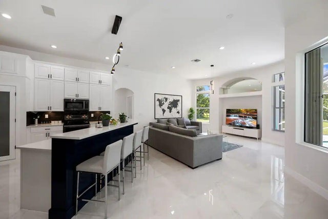 4 of 18 - 6670 Royal Palm Beach Blvd, West Palm Beach, FL