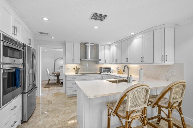 4 of 21 - 820 Palm Trl, Delray Beach, FL