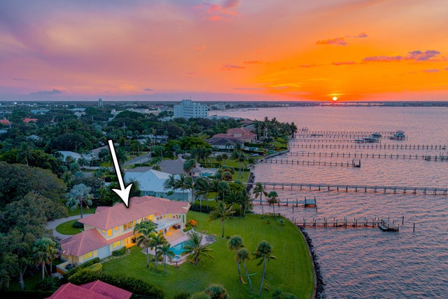 2 of 54 - 901 Se Riverside Dr, Stuart, FL