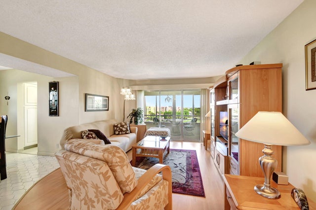 3 of 42 - 3836 Via Poinciana Dr #601, Lake Worth, FL