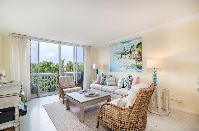2 of 21 - 227 Brazilian Av #3i, Palm Beach, FL