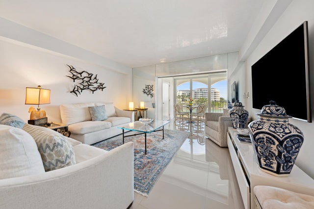 4 of 17 - 1040 Banyan 504c Road #504c, Boca Raton, FL