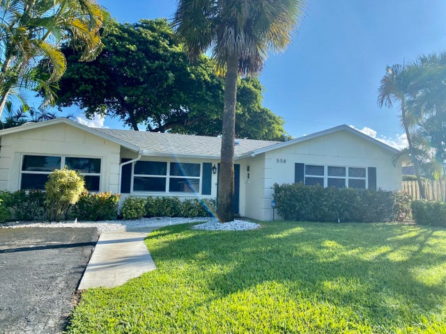 1 of 13 - 558 Ivy Av, Palm Beach Gardens, FL
