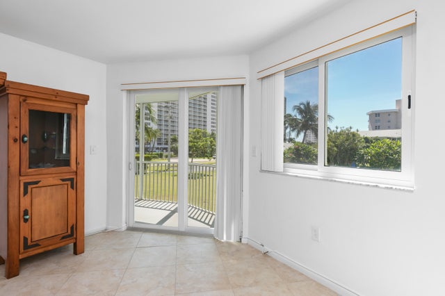 4 of 31 - 2700 Banyan Road #23, Boca Raton, FL