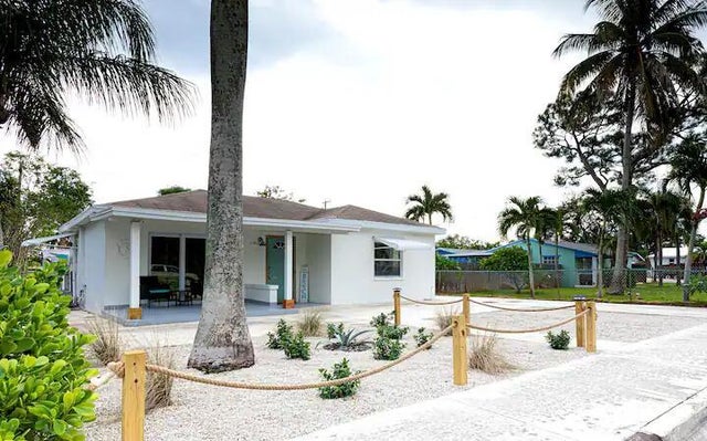 2 of 23 - 1024 S N St, Lake Worth Beach, FL