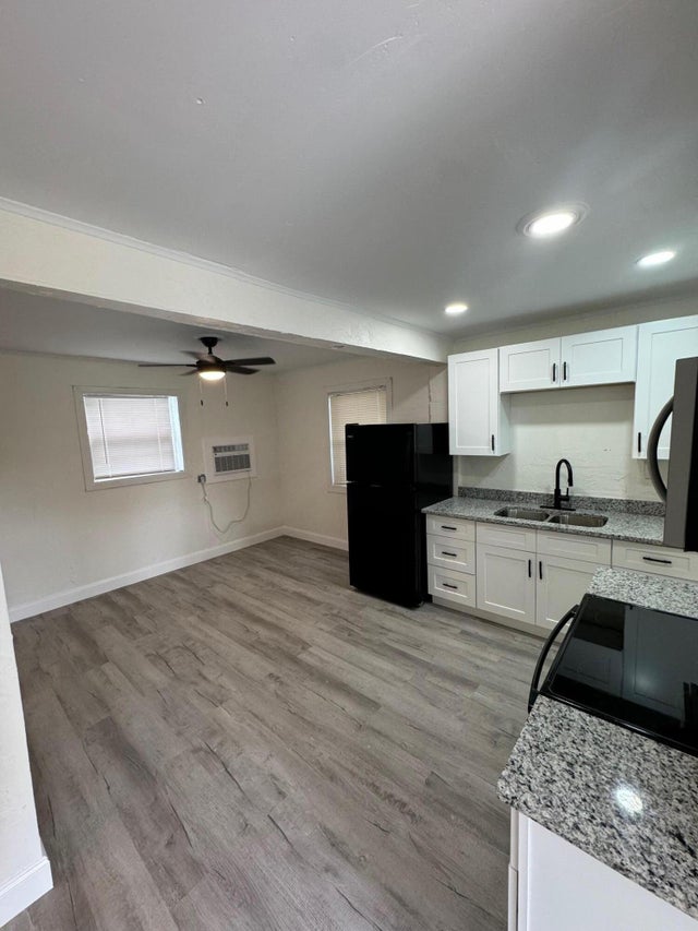 5 of 14 - 1324 F Av #1, Riviera Beach, FL