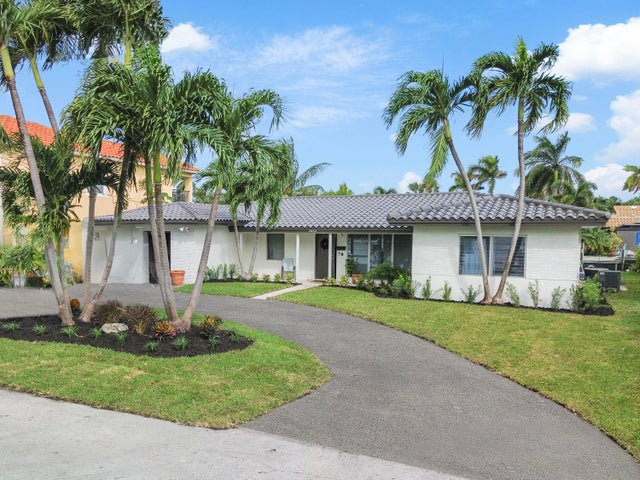 1 of 5 - 2433 Se 10th St, Pompano Beach, FL