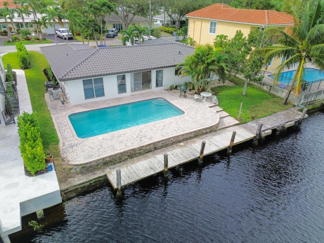 3 of 5 - 2433 Se 10th St, Pompano Beach, FL