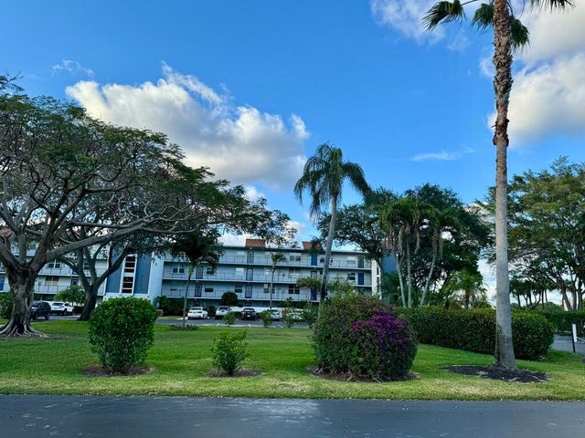 4 of 105 - 14823 Cumberland Dr #104, Delray Beach, FL