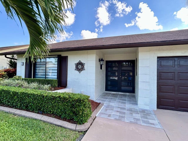 4 of 13 - 6100 Lakemont Circle, Greenacres, FL