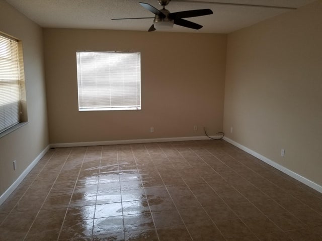 2 of 8 - 1600 S N St #106, Lake Worth Beach, FL