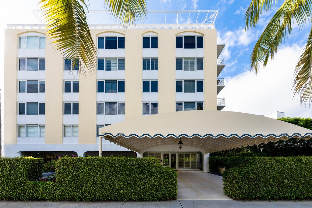 434 Chilean Avenue #2d, Palm Beach