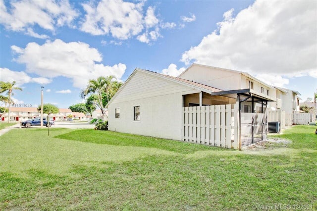 3 of 11 - 6501 Dockside Circle #6508, Greenacres, FL