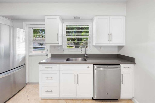 4 of 20 - 3801 Ne 22nd Ter #2, Lighthouse Point, FL