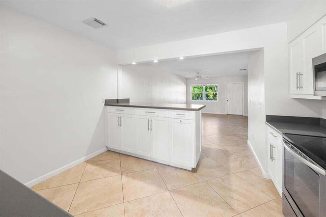 5 of 20 - 3801 Ne 22nd Ter #2, Lighthouse Point, FL