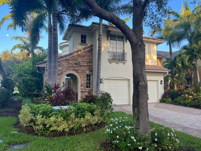 Photo of 834 Madison Ct, Palm Beach Gardens FL