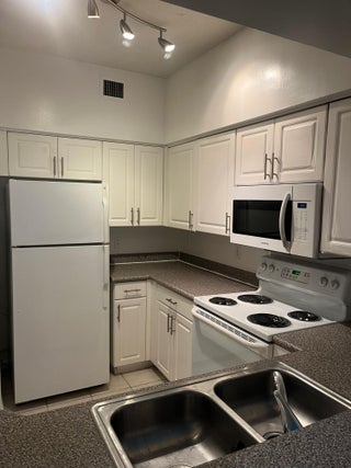 Photo of Listing #RX-11083100