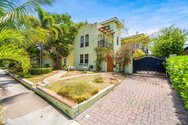 1 of 35 - 724 Park Place, West Palm Beach, FL